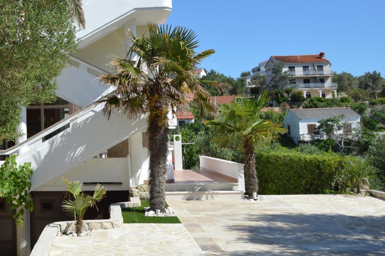 Apartments And Rooms By The Sea Jakisnica, Pag - 4160 Лун Экстерьер фото